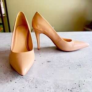 Nine West Neutral Patent Heels Size 7 EUC